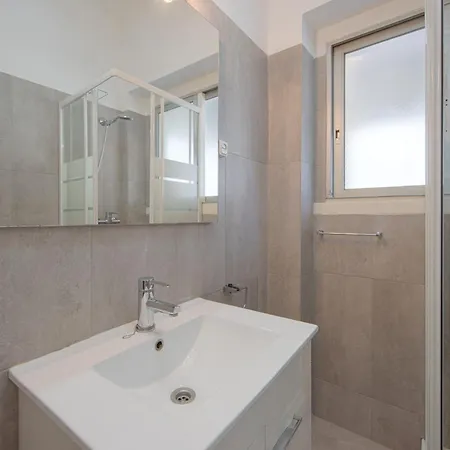 Apartment Alameda Typical By Homing